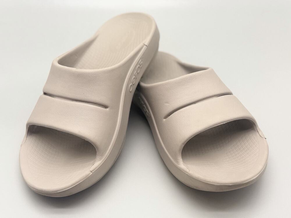 OOFOS OOahh Recovery Slides Beige OOfoam Sandals Men’s 8 Women’s 10 Pre-Owned